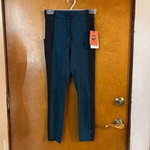 Outdoor Afro REI Co op. Leggings.  Small.